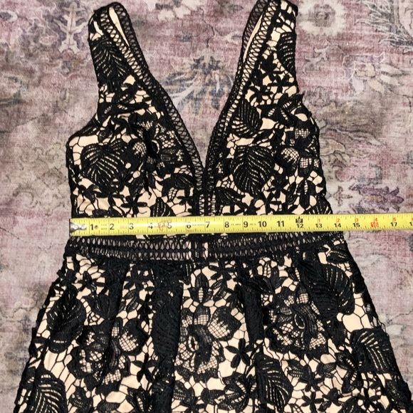 Romeo Juliet Couture Black Double V Lace Midi Dress [ SZ med ] - Picture 13 of 16